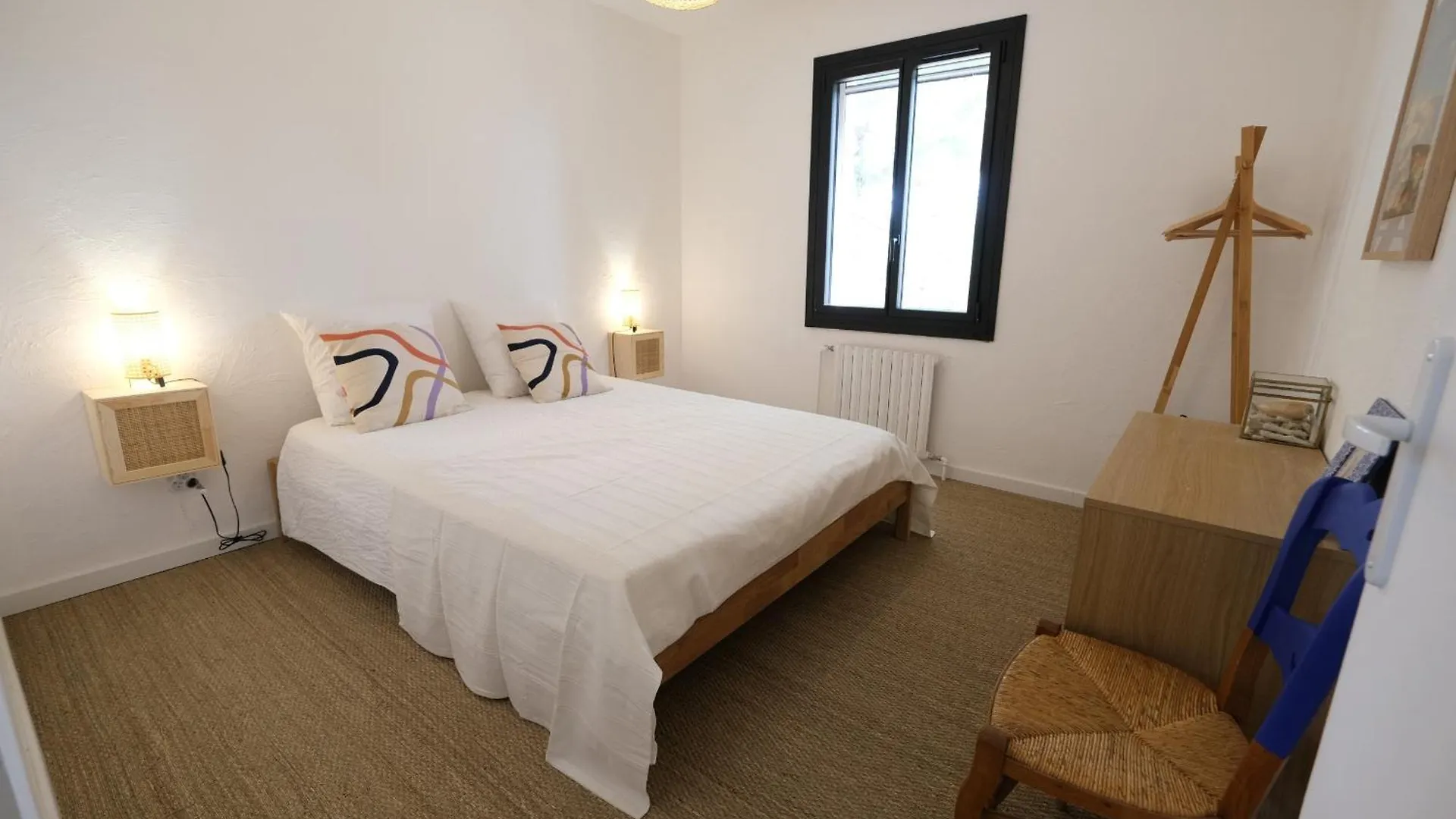Vila Charming House With Private Pool In Lagnes, Near Isle Sur La Sorgue, In The Luberon, In Provence, For 8 People