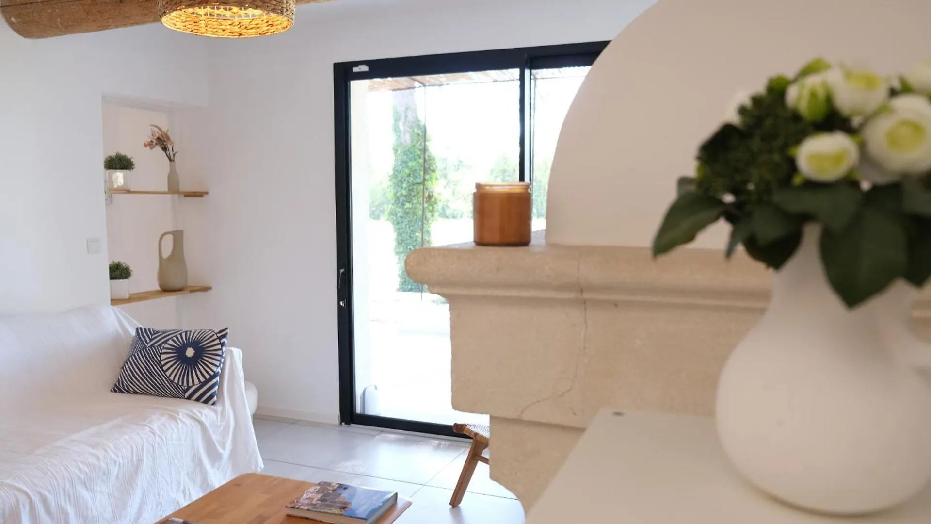 Vila Charming House With Private Pool In Lagnes, Near Isle Sur La Sorgue, In The Luberon, In Provence, For 8 People 0*, Lagnes