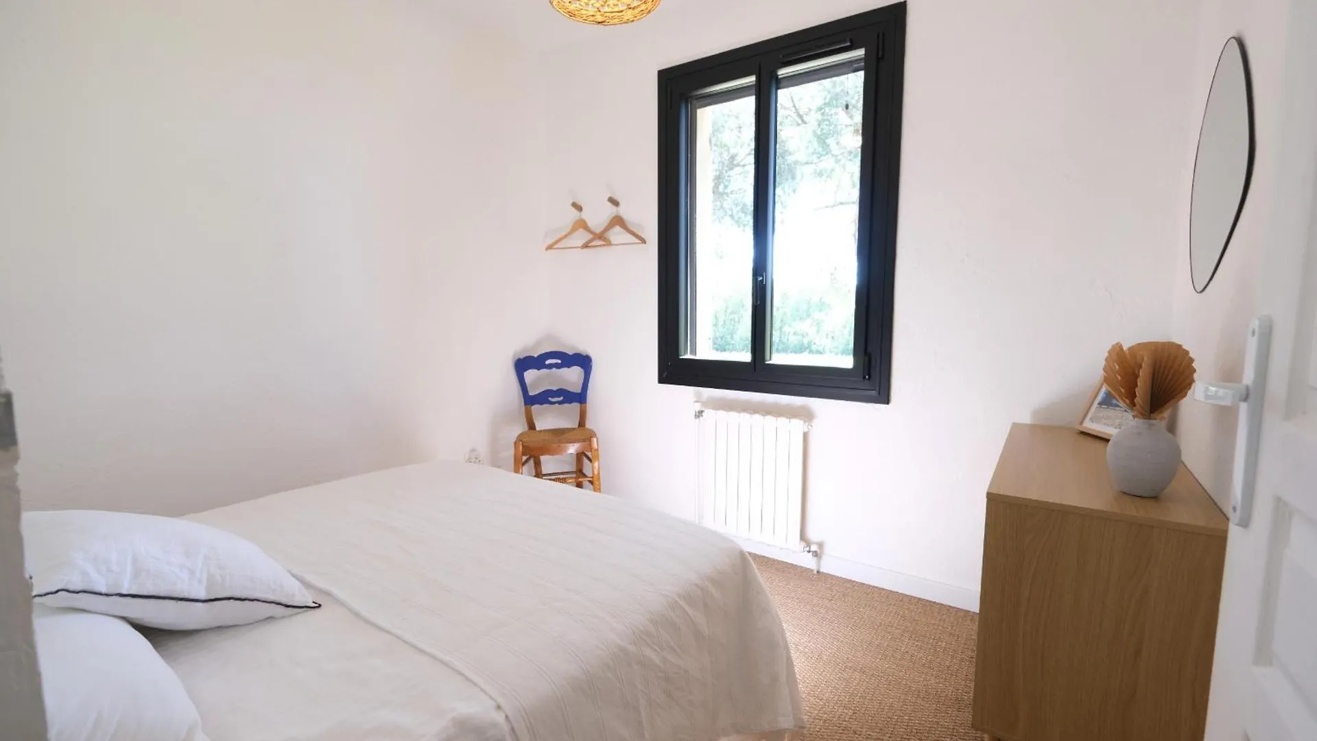 Vila Charming House With Private Pool In Lagnes, Near Isle Sur La Sorgue, In The Luberon, In Provence, For 8 People