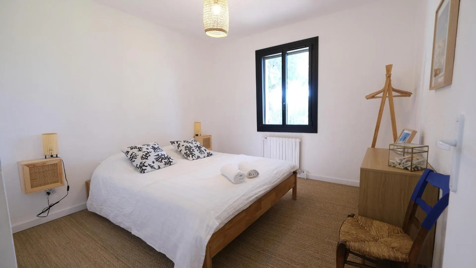 Vila Charming House With Private Pool In Lagnes, Near Isle Sur La Sorgue, In The Luberon, In Provence, For 8 People Francie